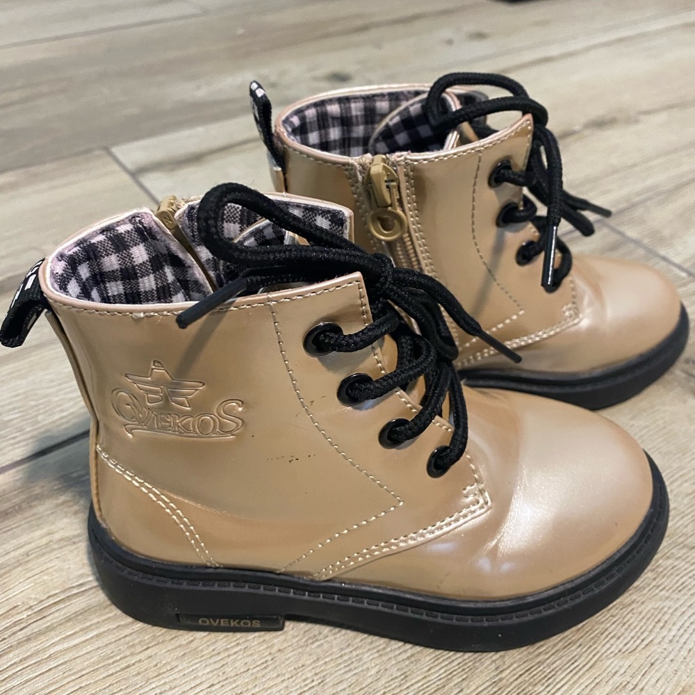 WYSBAOSHU Girls Boots, size 9.5T
